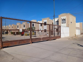 Vivienda completa. Privada con acceso controlado. FACTURAMOS